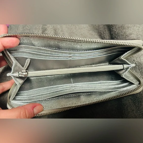 Authentic Michael Kors purse with wallet - Picture 7 of 14